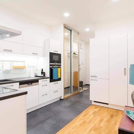 Friendly Private Room In The Sharing Flat ปราก ภายนอก รูปภาพ