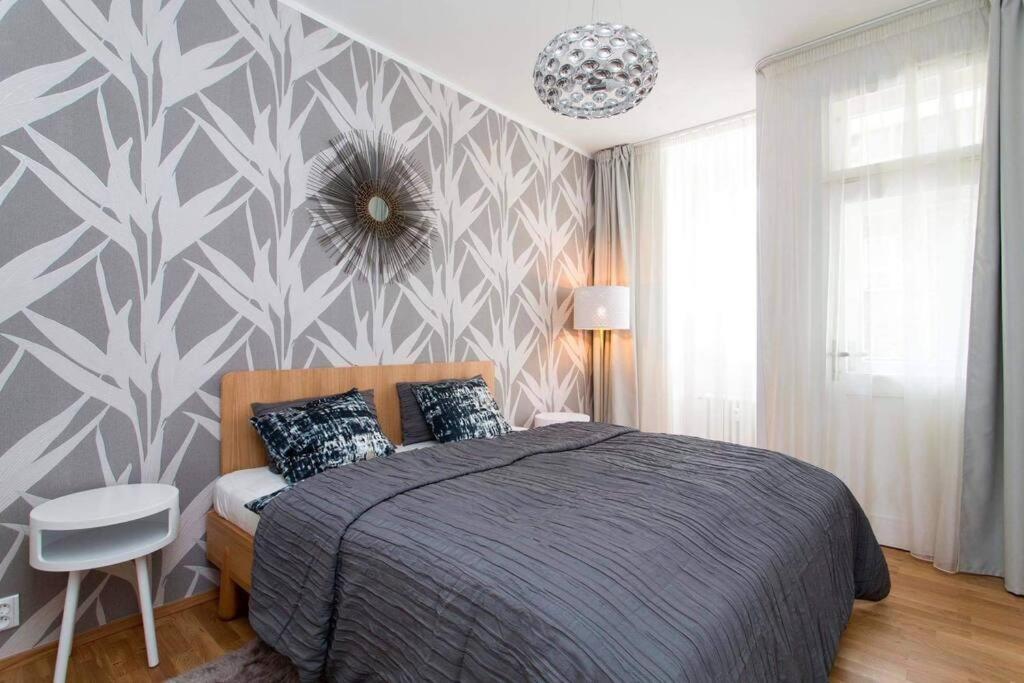 Friendly Private Room In The Sharing Flat ปราก ภายนอก รูปภาพ